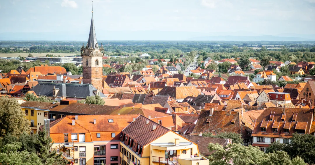 Image by RossHelen on Canva