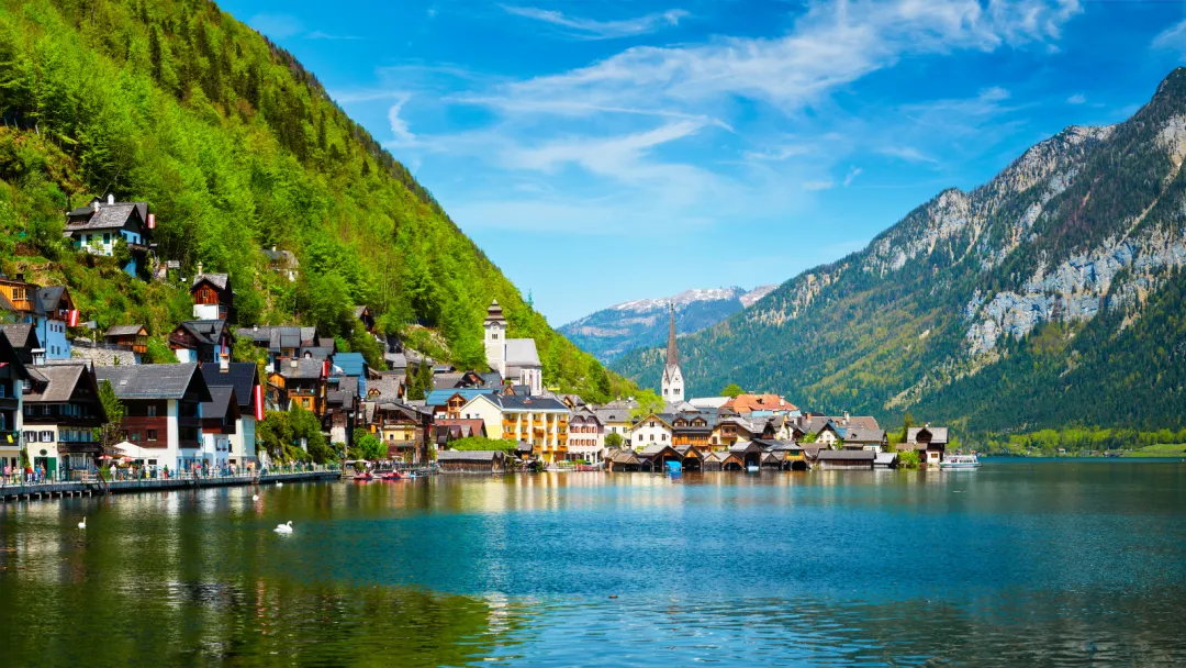 Image by Dmitry Rukhlenko on Canva